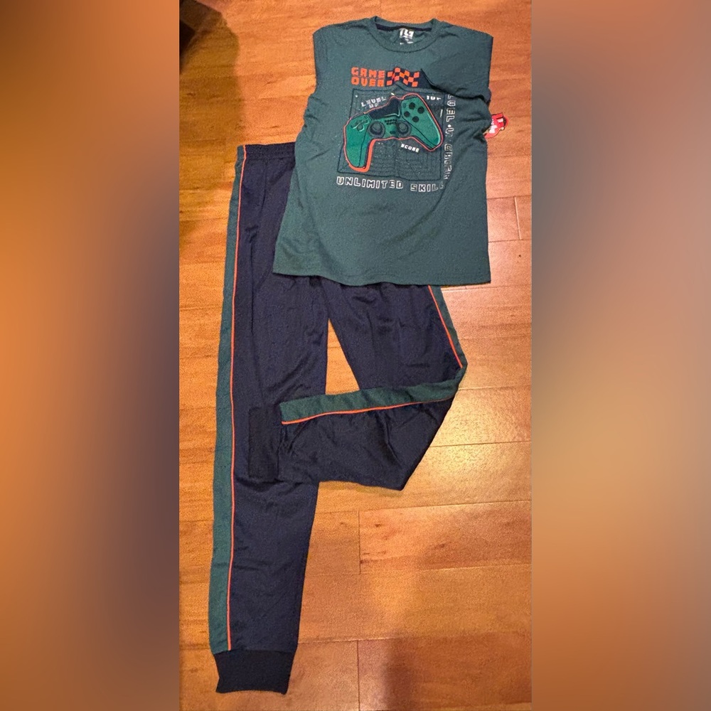 NEW Boys 2-piece playset - Sz 14/16